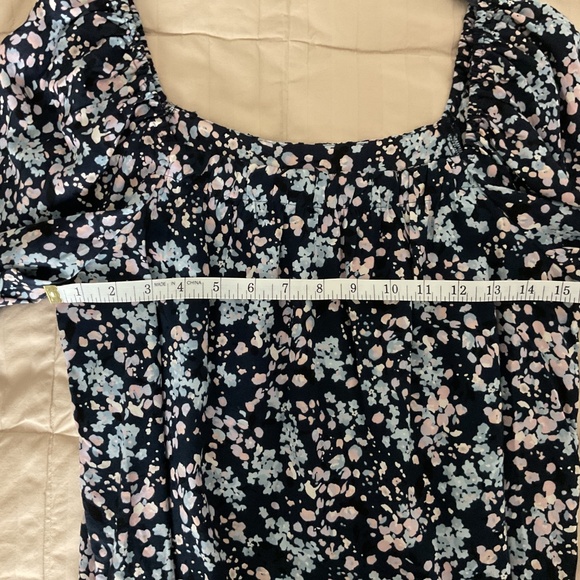 New without tags Sanctuary Navy flowered top - Picture 4 of 6